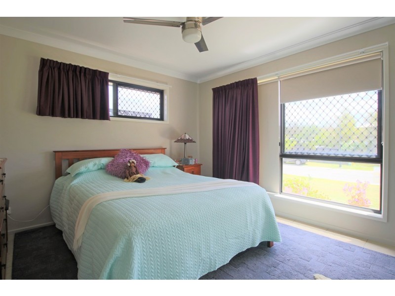 36 Creekside Esplanade, Cooloola Cove QLD 4580
