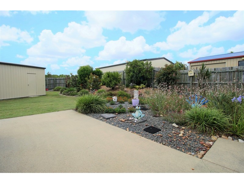36 Creekside Esplanade, Cooloola Cove QLD 4580