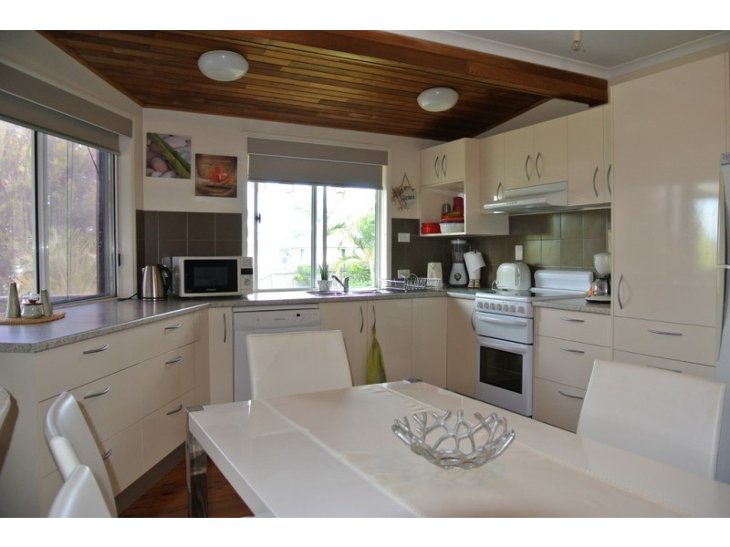 1 Vanguard Court, Cooloola Cove QLD 4580