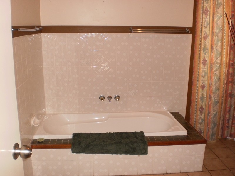 4 Tailor Street, Tin Can Bay QLD 4580