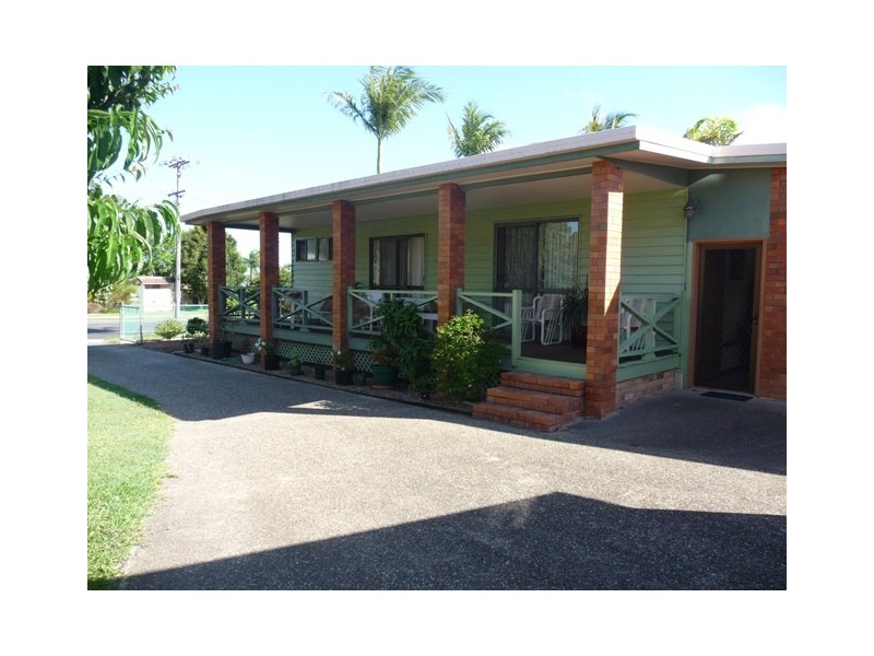16 Gympie Road, Tin Can Bay QLD 4580