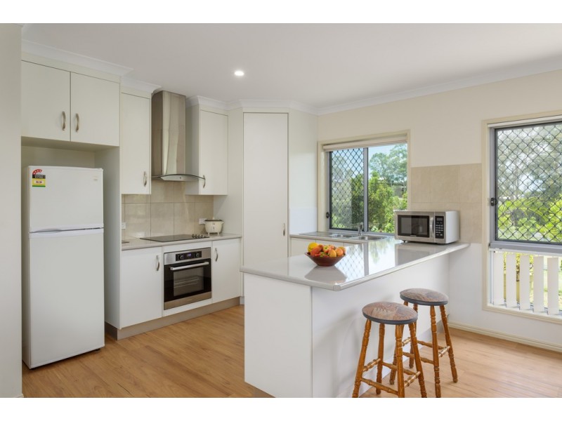 94 Endeavour Dr, Cooloola Cove QLD 4580