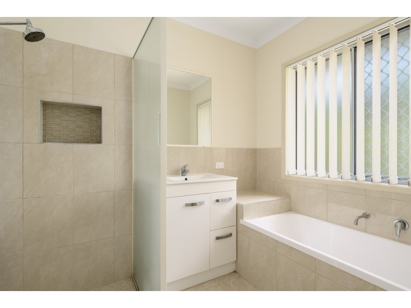 94 Endeavour Dr, Cooloola Cove QLD 4580
