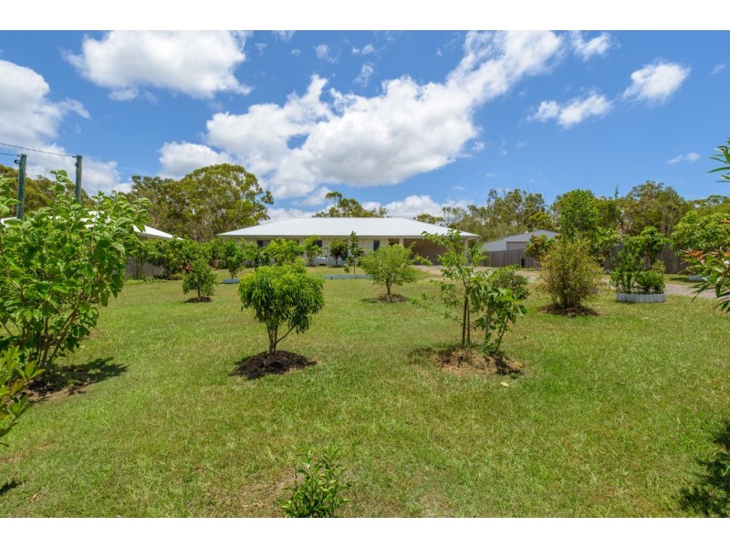94 Endeavour Dr, Cooloola Cove QLD 4580