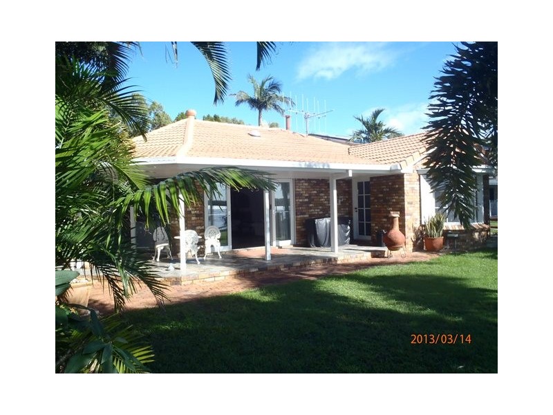 16 Esplanade, Tin Can Bay QLD 4580