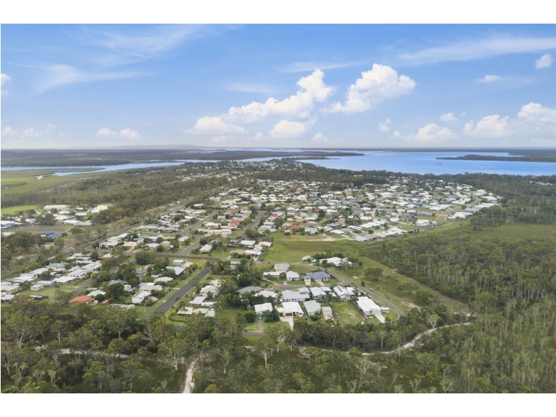 19 DUGONG ST, Tin Can Bay QLD 4580