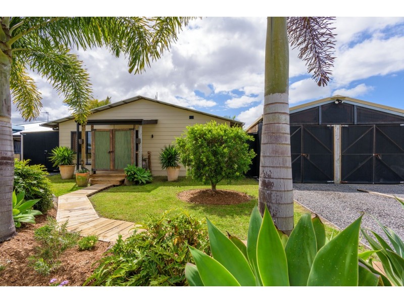 10 CAPSTAN COURT, Cooloola Cove QLD 4580