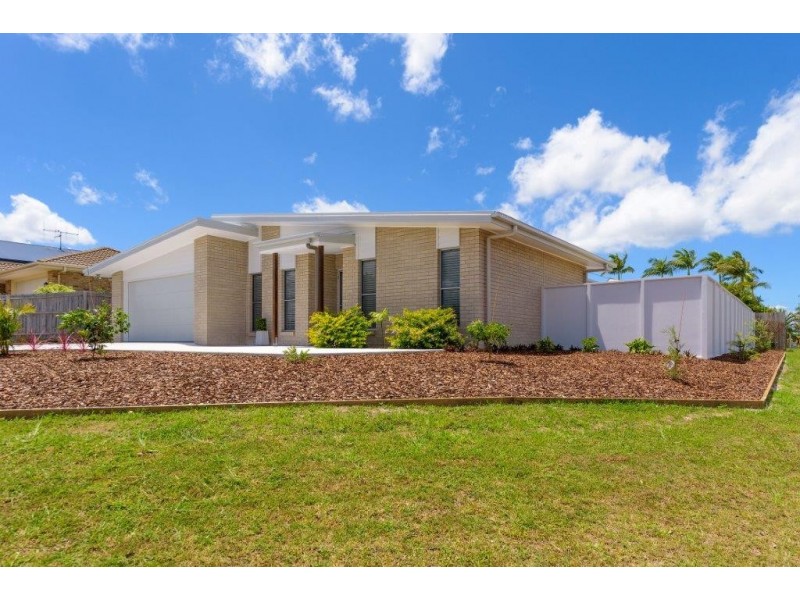 27 Banksia Avenue, Tin Can Bay QLD 4580