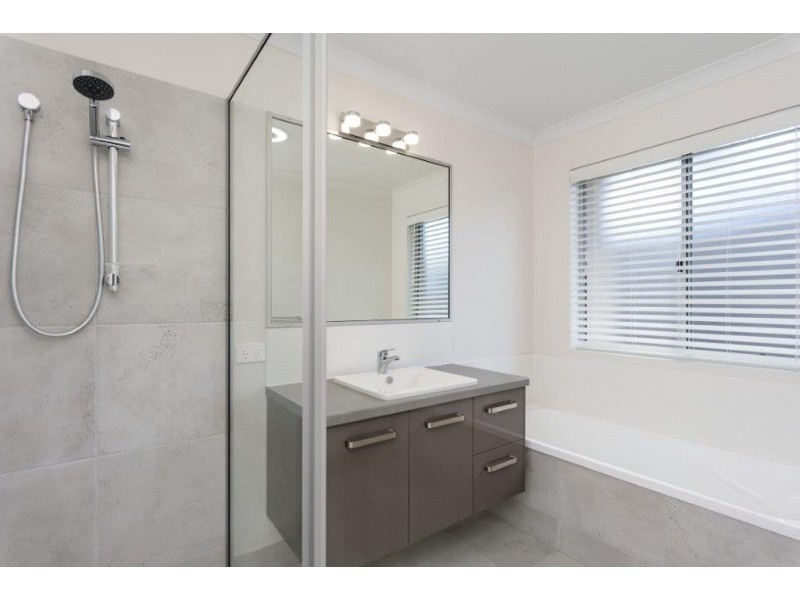 27 Banksia Avenue, Tin Can Bay QLD 4580