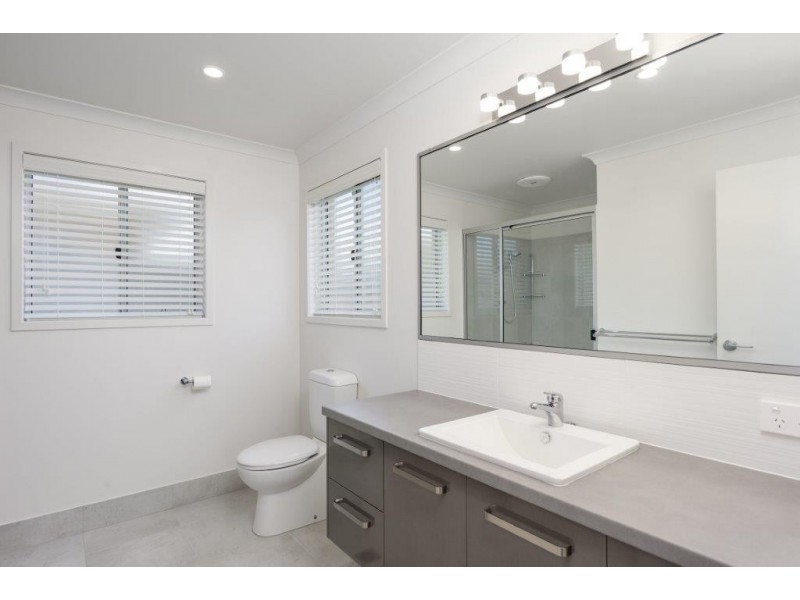 27 Banksia Avenue, Tin Can Bay QLD 4580