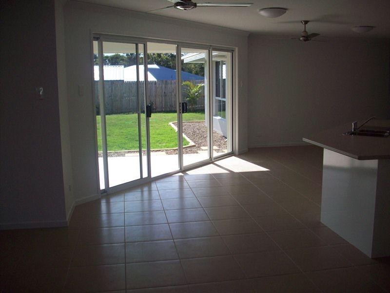 10 Dianella Circuit, Cooloola Cove QLD 4580