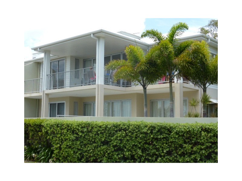 Unit 4, 29 Esplanade, Tin Can Bay QLD 4580