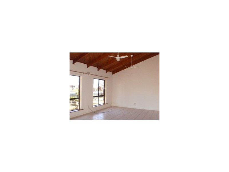 10 Tarwhine Street, Tin Can Bay QLD 4580