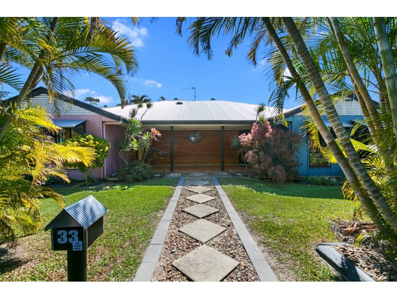 33 GOLDEN HIND AVENUE, Cooloola Cove QLD 4580