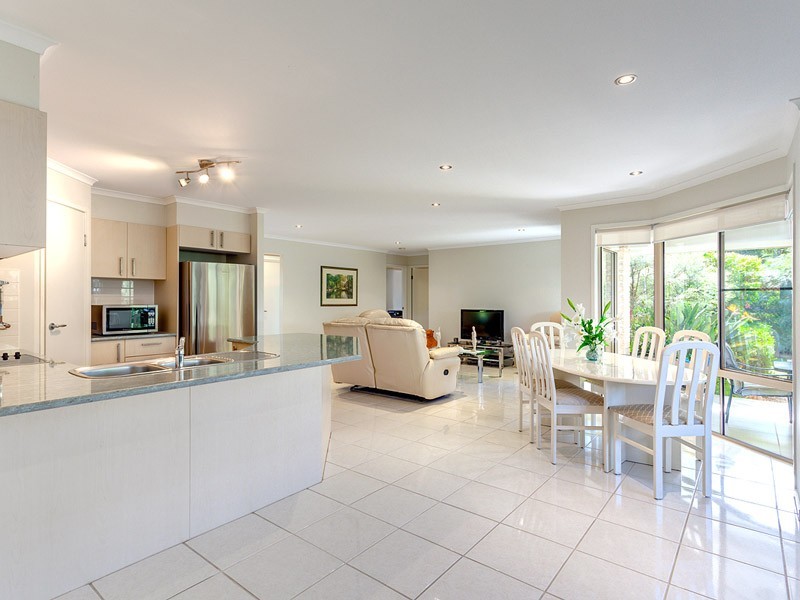 37 Golden Hind Avenue, Cooloola Cove QLD 4580