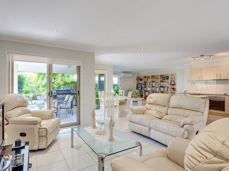 37 Golden Hind Avenue, Cooloola Cove QLD 4580