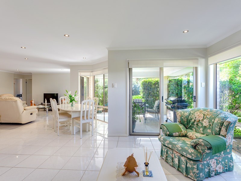 37 Golden Hind Avenue, Cooloola Cove QLD 4580