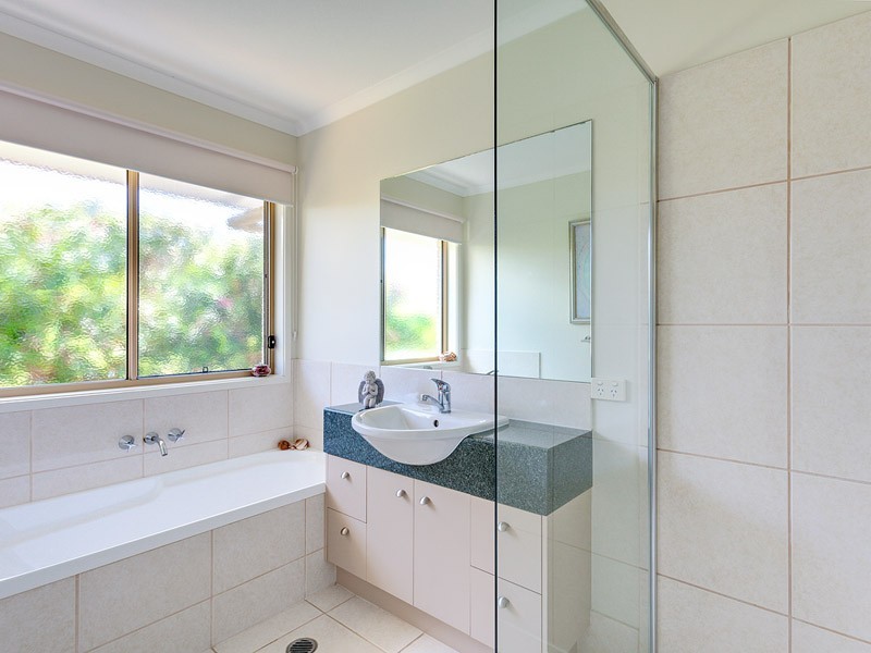 37 Golden Hind Avenue, Cooloola Cove QLD 4580
