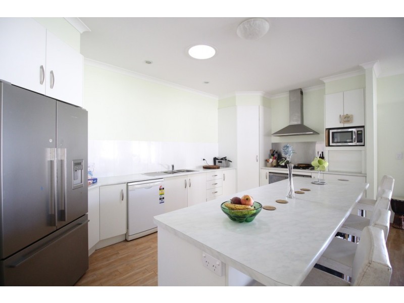 30 Golden Hind Avenue, Cooloola Cove QLD 4580