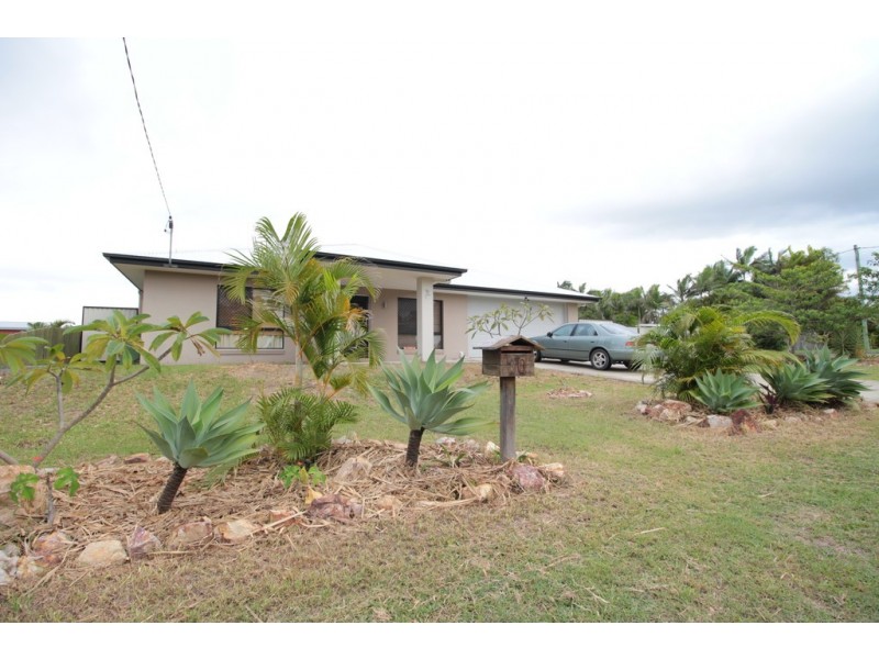 30 Golden Hind Avenue, Cooloola Cove QLD 4580