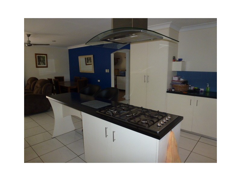 6 Ironside Court, Cooloola Cove QLD 4580