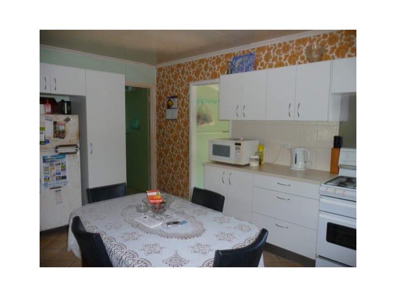 20 Tailor Street, Tin Can Bay QLD 4580