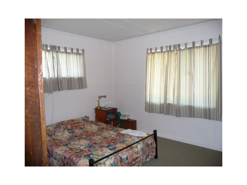 20 Tailor Street, Tin Can Bay QLD 4580
