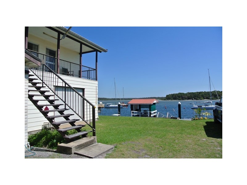 15 Esplanade, Tin Can Bay QLD 4580
