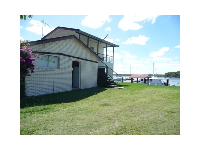 15 Esplanade, Tin Can Bay QLD 4580