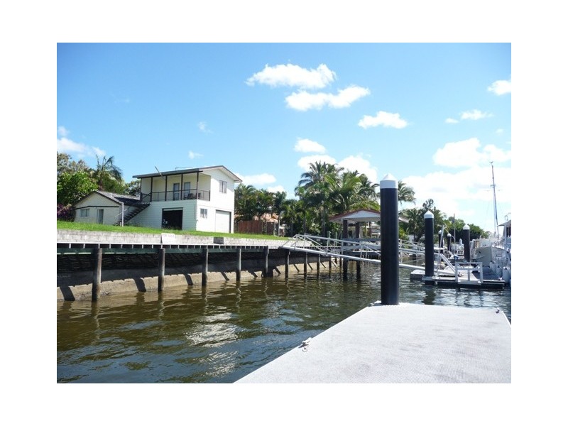 15 Esplanade, Tin Can Bay QLD 4580