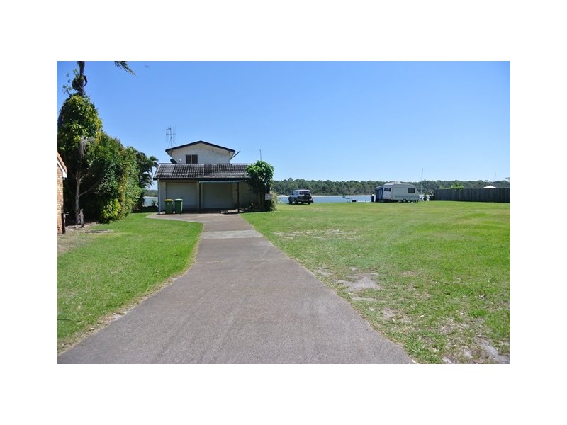 15 Esplanade, Tin Can Bay QLD 4580