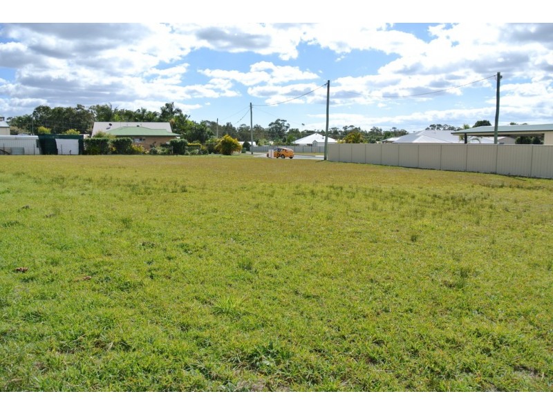 8 Illustrious Crt, Cooloola Cove QLD 4580