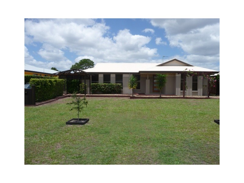 24 Kanimbla Ave, Cooloola Cove QLD 4580