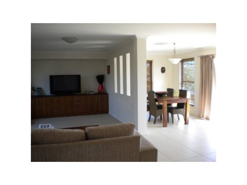 24 Kanimbla Ave, Cooloola Cove QLD 4580