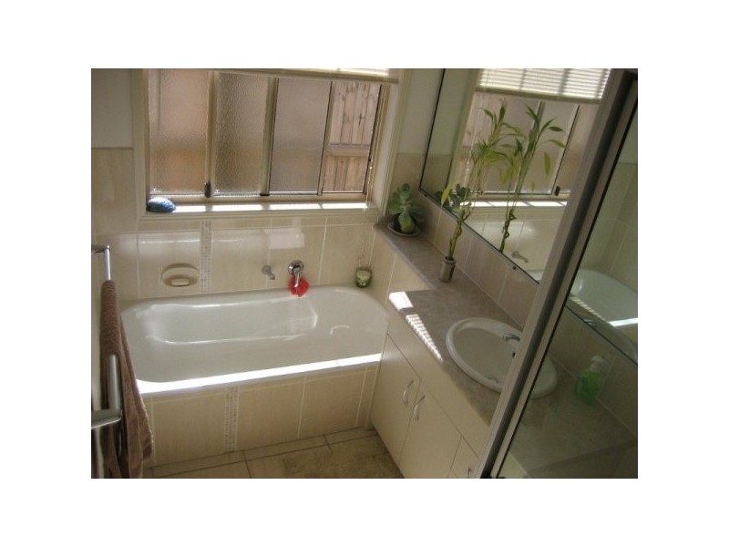24 Kanimbla Ave, Cooloola Cove QLD 4580