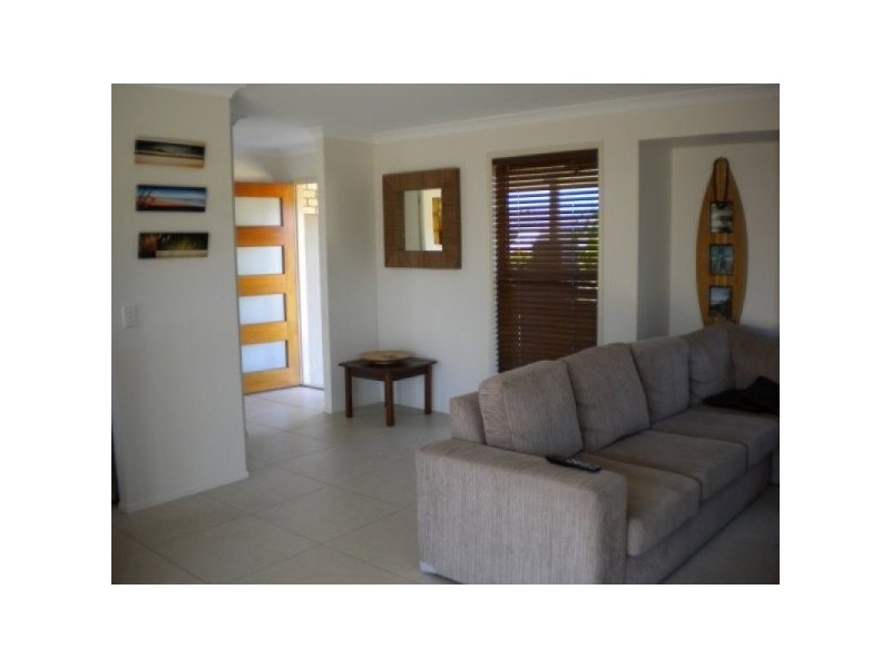 24 Kanimbla Ave, Cooloola Cove QLD 4580