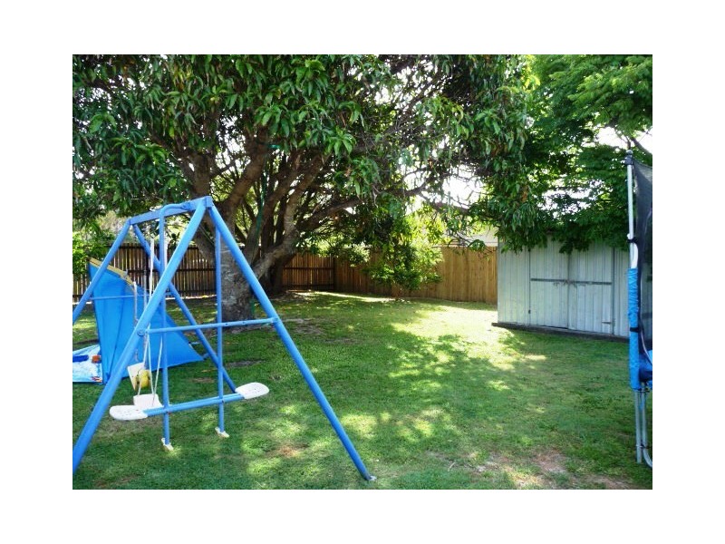 102 Gympie Rd, Tin Can Bay QLD 4580