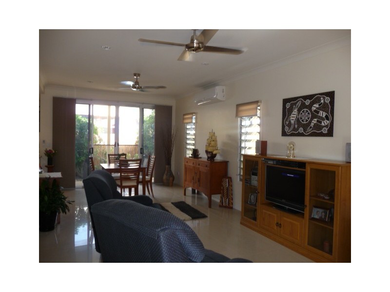 2/20 Gympie Rd, Tin Can Bay QLD 4580