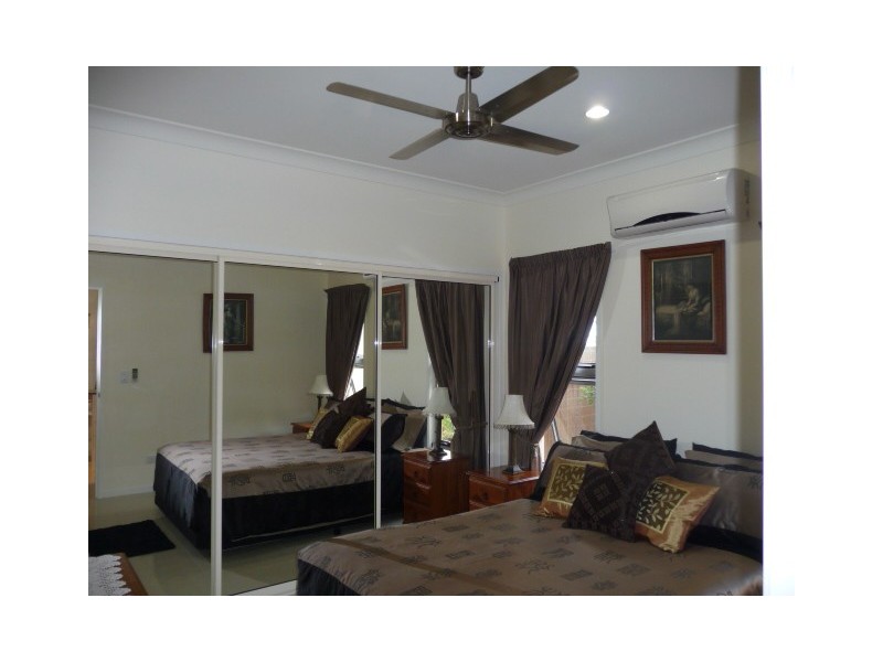 2/20 Gympie Rd, Tin Can Bay QLD 4580