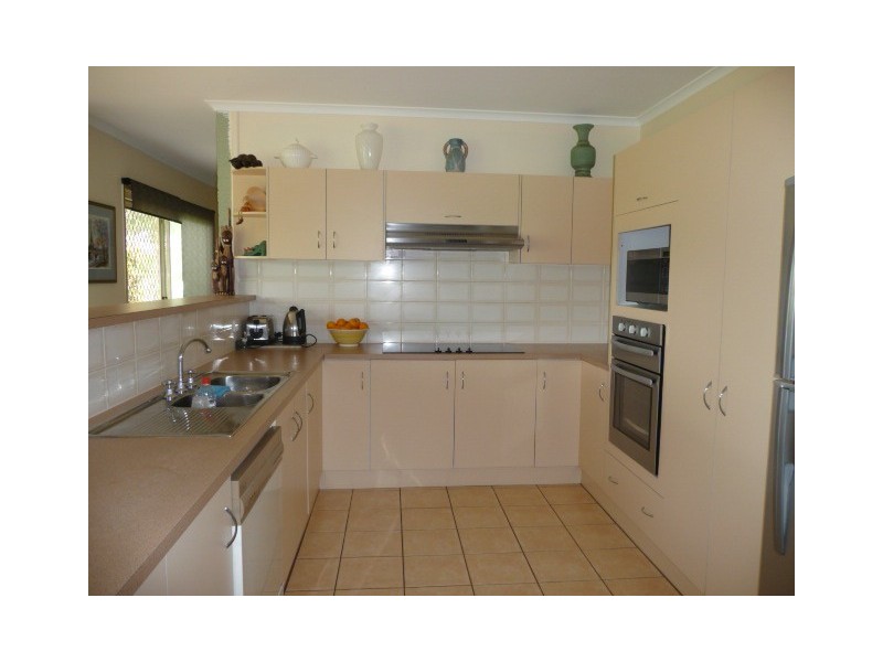 15 Mayflower Ct, Cooloola Cove QLD 4580