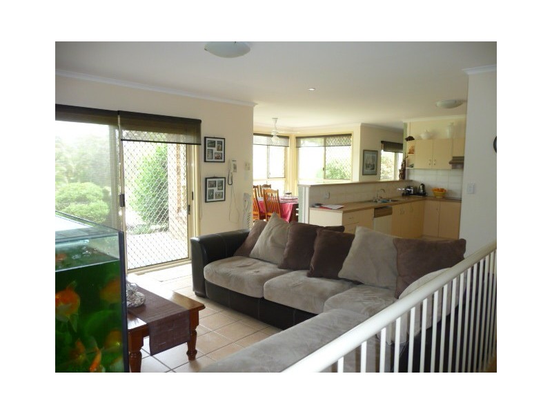 15 Mayflower Ct, Cooloola Cove QLD 4580