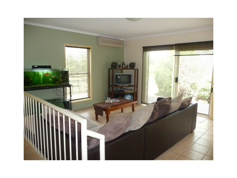 15 Mayflower Ct, Cooloola Cove QLD 4580