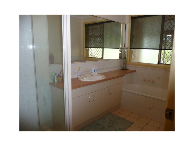 15 Mayflower Ct, Cooloola Cove QLD 4580