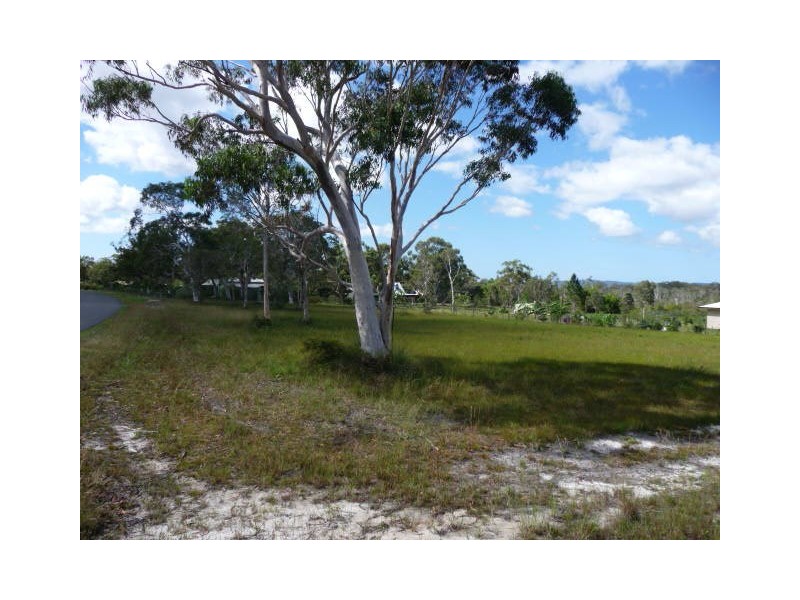 13 Waratah Drive, Cooloola Cove QLD 4580
