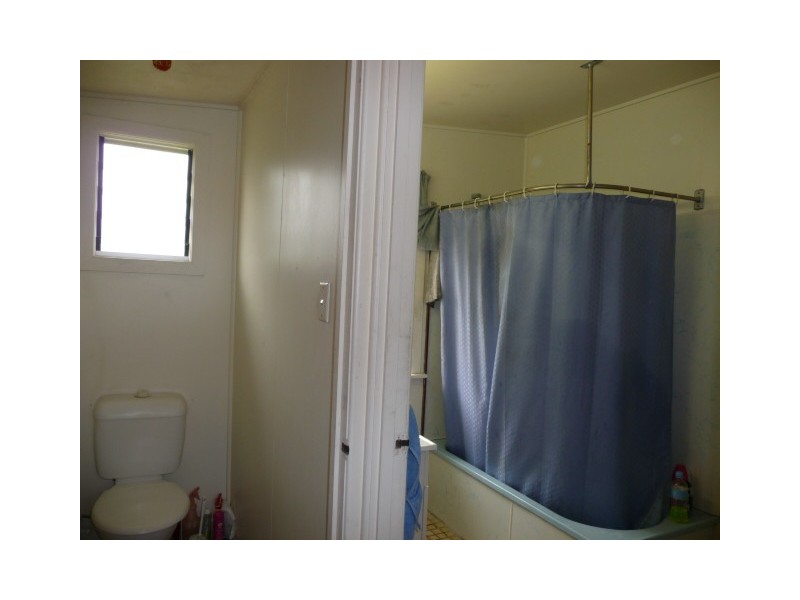 26 Gympie Road, Tin Can Bay QLD 4580