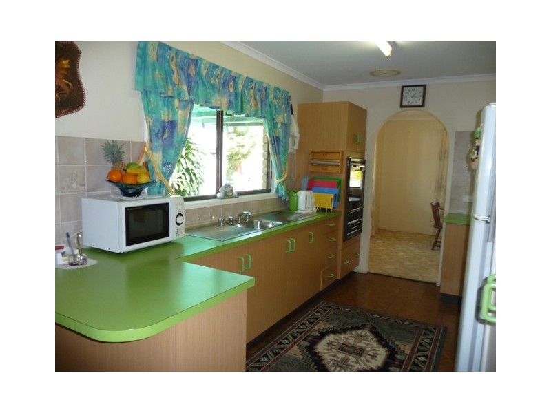 11 Salmon St, Tin Can Bay QLD 4580