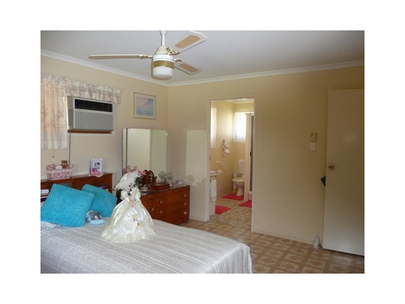 11 Salmon St, Tin Can Bay QLD 4580