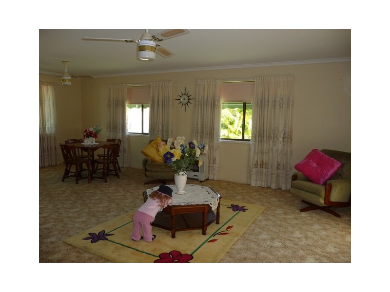 11 Salmon St, Tin Can Bay QLD 4580