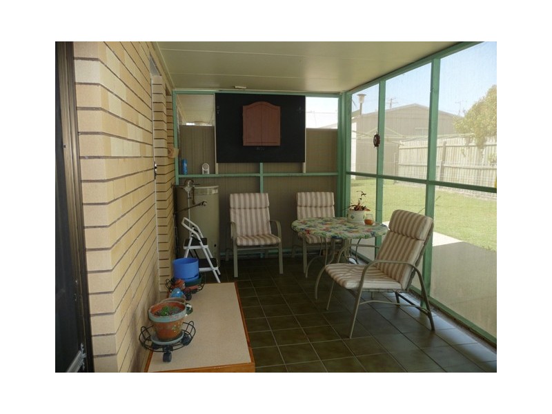 11 Salmon St, Tin Can Bay QLD 4580