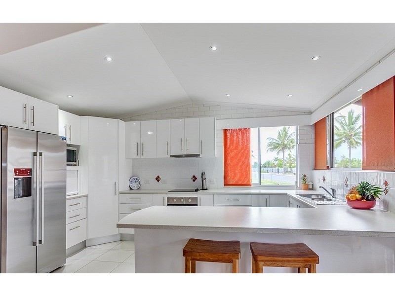 2 Oyster Pde, Tin Can Bay QLD 4580